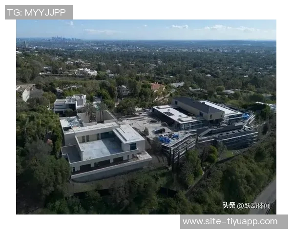 詹姆斯在贝弗利山庄建豪宅外界猜测第二座或为布朗尼未来准备