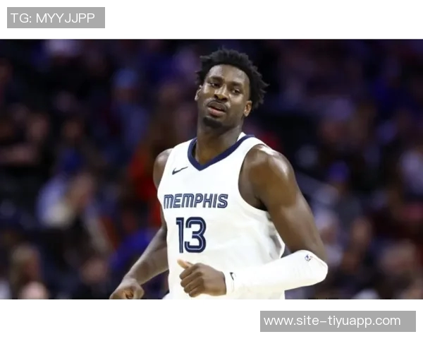 小莫布里复出状态渐入佳境替补出战25分钟贡献14分9板3助